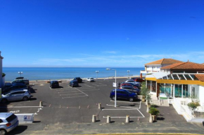 Отель Hotel Les Dunes  Ла-Транш-Сюр-Мер